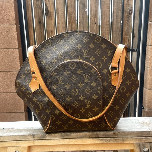 Louis Vuitton Handbags - Louis Vuitton Ellipse Bag Monogram Canvas GM